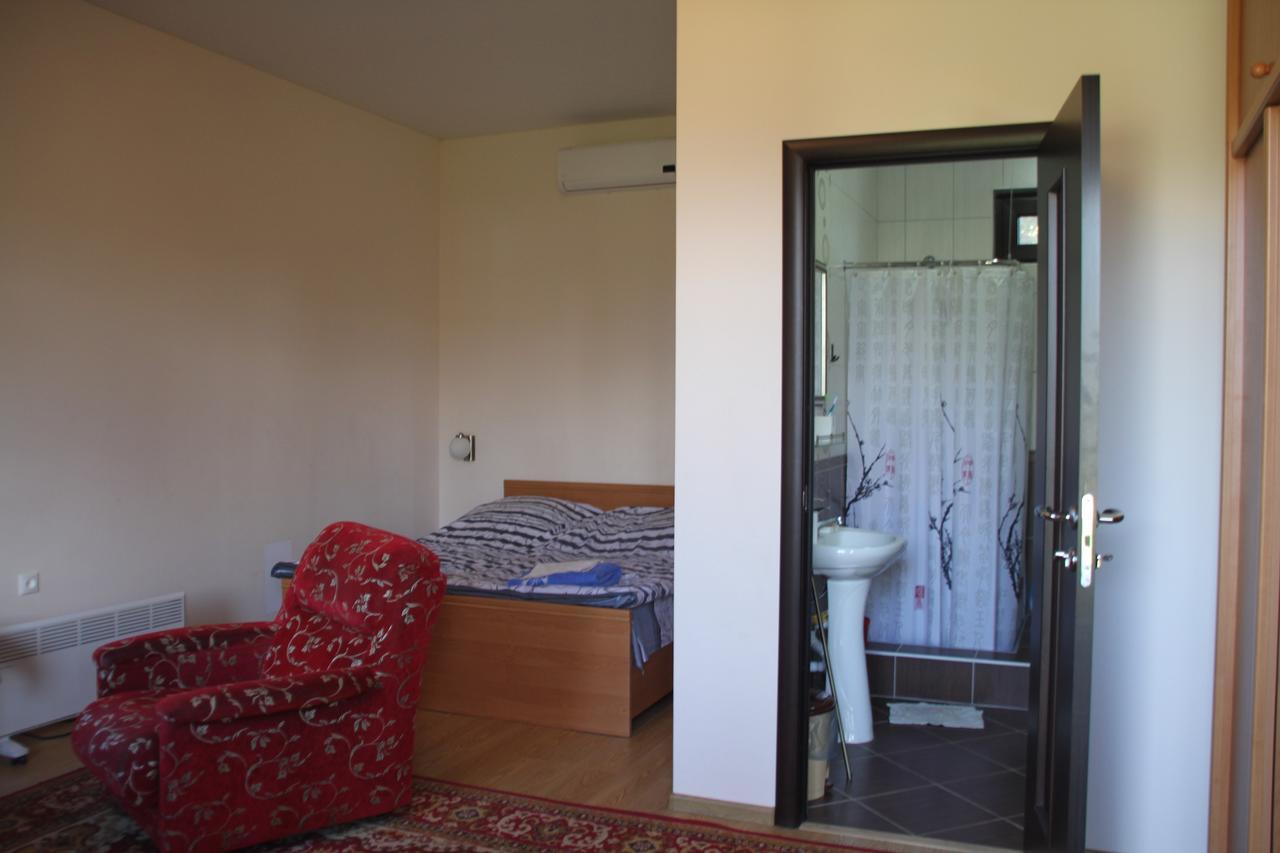 Амрапха Hotell Gudauta Exteriör bild